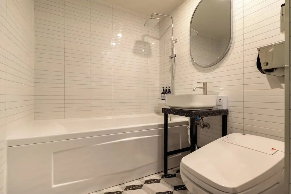Avenue S Hotel
