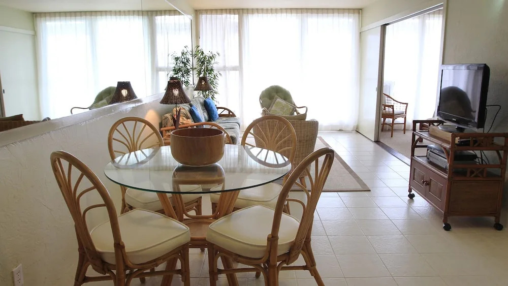 Kona Bali Kai 223 - Oceanfront 2 Bedroom Condo by RedAwning