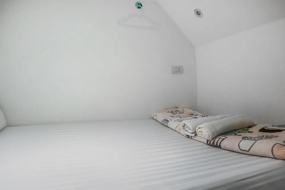 Sleepbox Hostel Suratthani