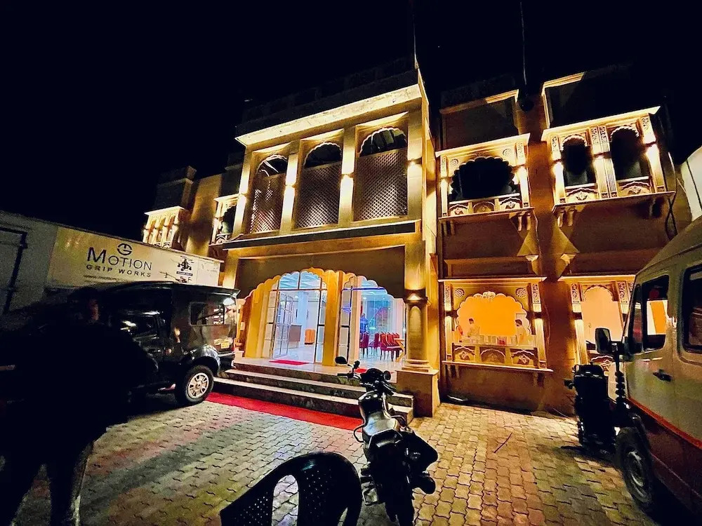Siyavar Palace
