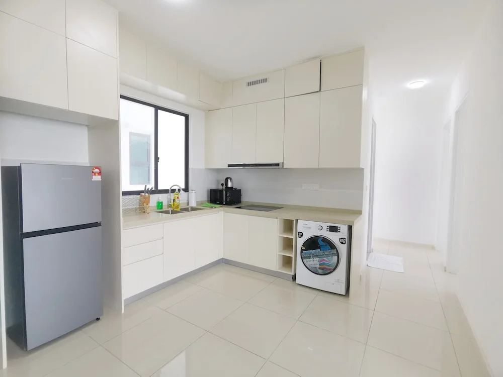 The M Macrolink Hijauan Medini