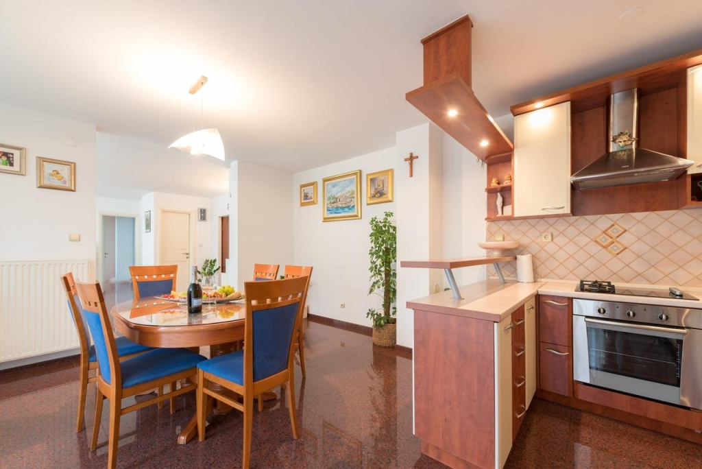Apartment Snjeza - spacious & comfortable: A1 Split, Riviera Split