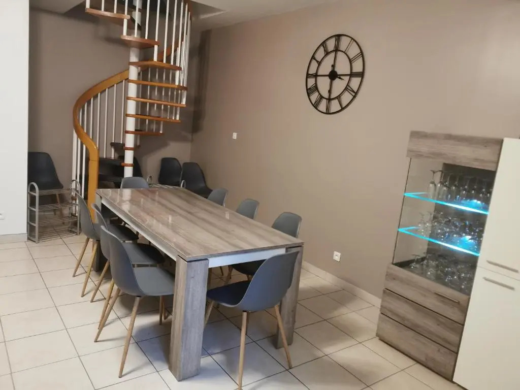 Agreable Maison de 100m2 Avec Son Parking Privatif