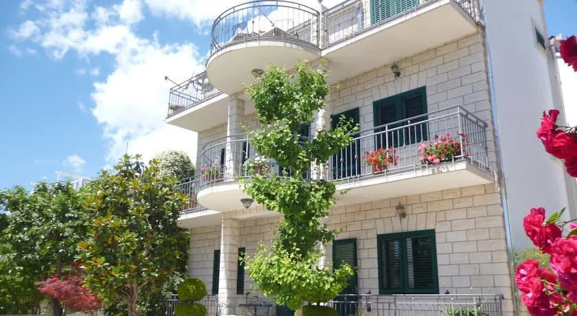 Anita Apartments