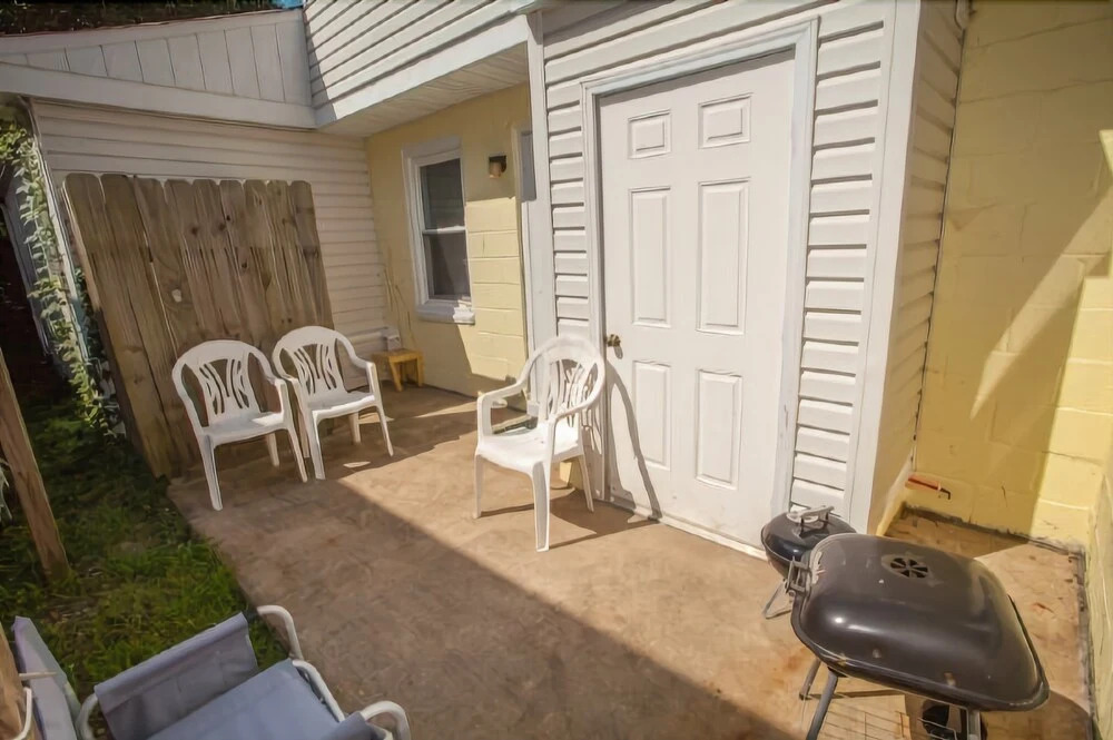 108a 87th Street Home 5 Bedrooms 3.5 Bathrooms Home