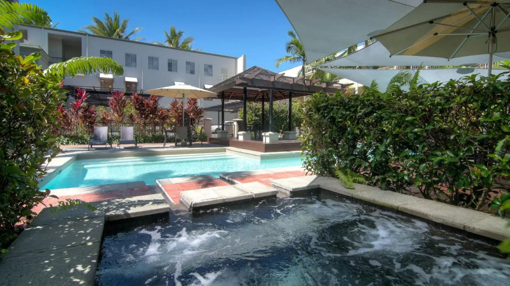 Luxury Penthouse 5 BDR 3 Bath Twin Rain Showers 365 sq mtrs