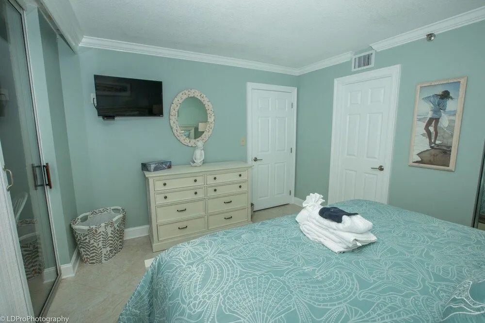 Magnolia House 606 1 Bedroom Condo by RedAwning