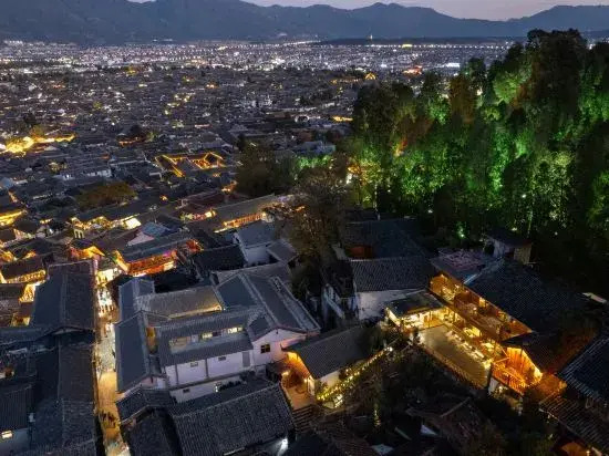 Lijiang Ancient City Meets Jiaren · White Horse Light Luxury · Snow Mountain View Homestay