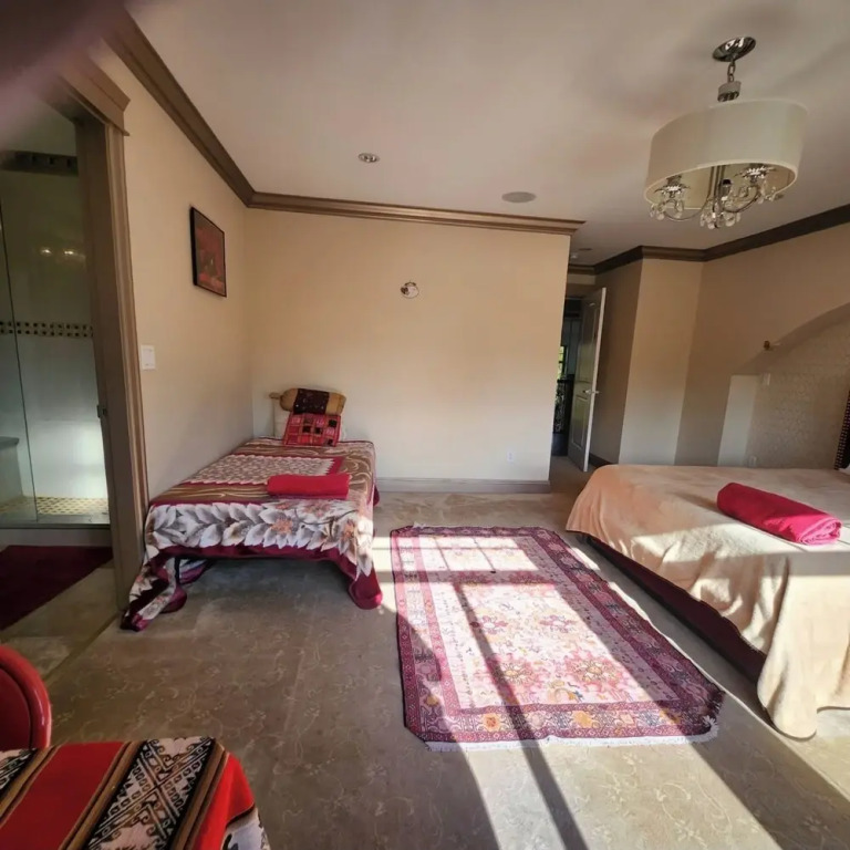 Royal Boutique Hotel, Surrey