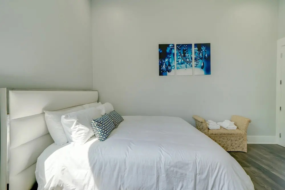 Luxury Unit on 12th South