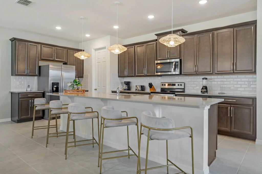 9 Bedrooms 65 Bathrooms Solara Resort 8905 Th