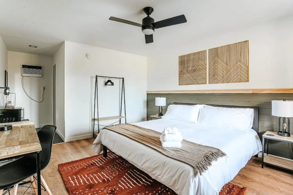 Grey Pine Lodge