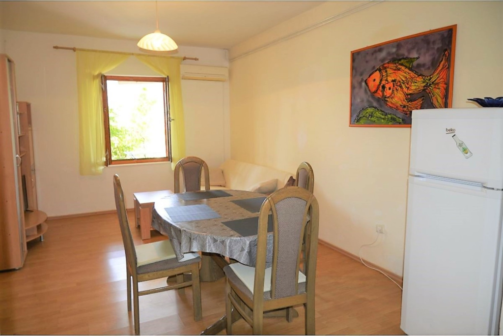 Apartment Anka - 50m from pebble beach: A1 Poljica (Marina), Riviera Trogir