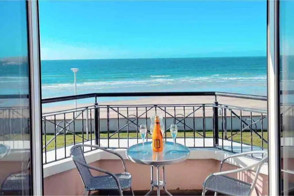 Luxurious Beach Front Apartment in Portrush