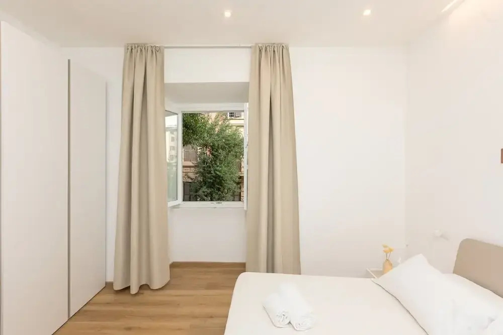 Colosseum Holidays - Three-bedroom Apartment