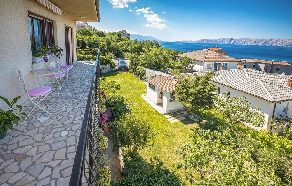Nice Home in Novi Vinodolski With Wifi and 4 Bedrooms