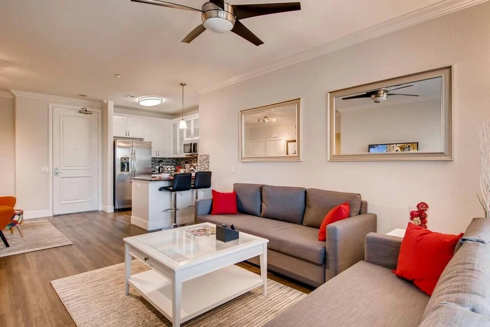 Gorgeous San Diego 2BR/2BTH With Fast WIFI & Free Parking! (FV3)