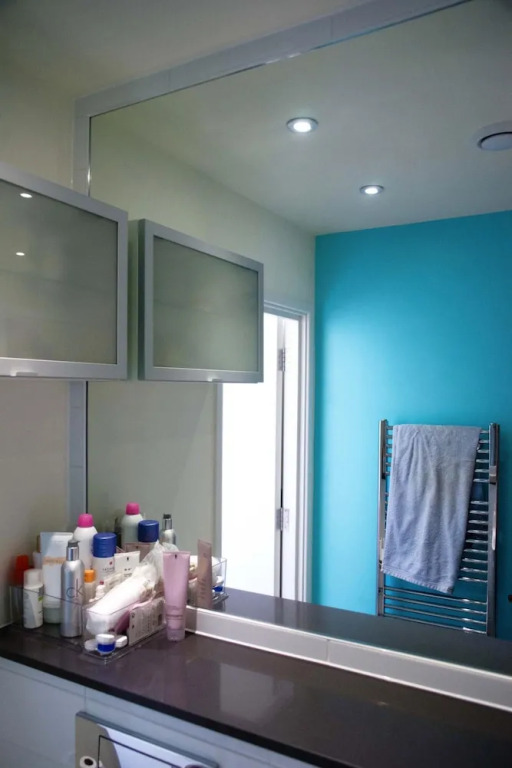 Homely 2 Bedroom Apartment in Bow