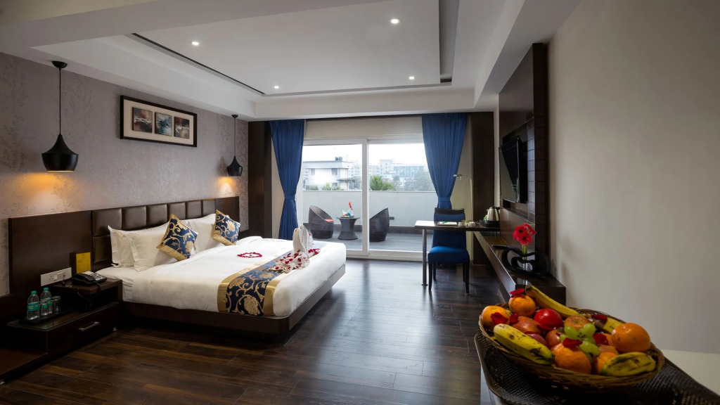 Hotel Saffron Crest
