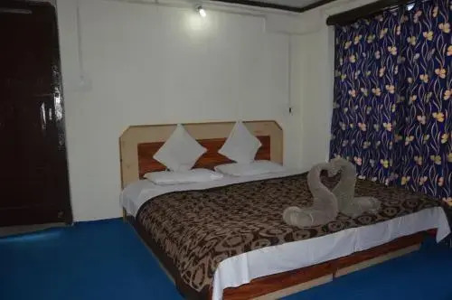 Hotel Alpine K2