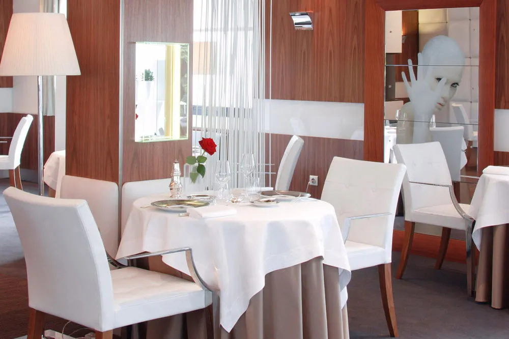 Relais & Châteaux L'Assiette Champenoise
