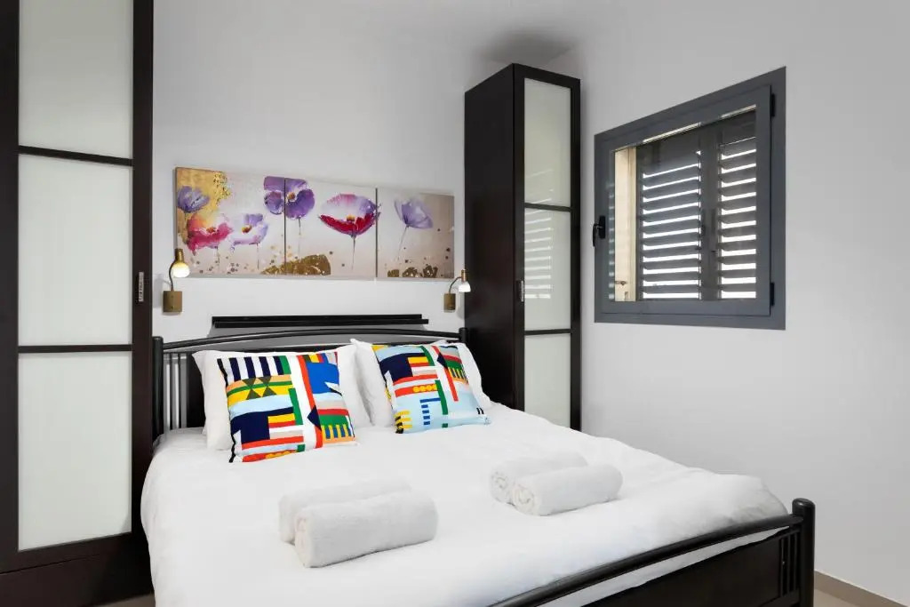 Bright 1BR in Pinsker by HolyGuest