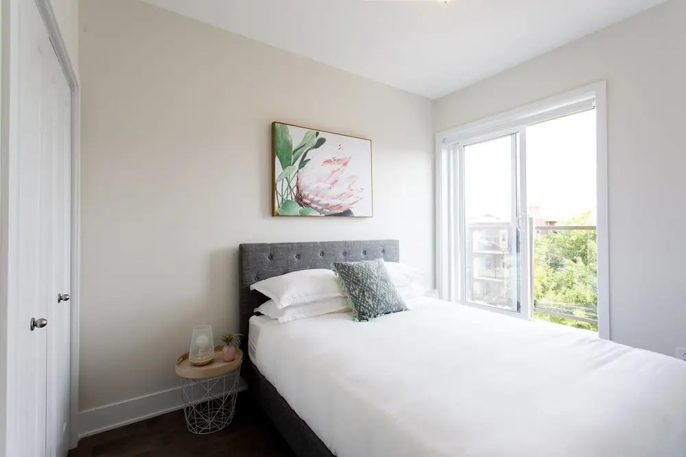 Stunning Split Level 3 BR Little Italy Apartment