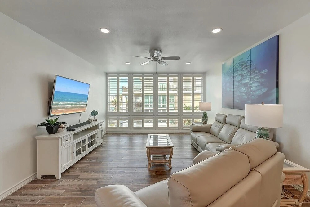 Channelview 208 2 Bedroom Condo by Redawning