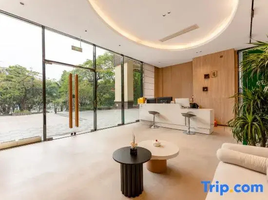 Yishan County Hotel Apartments (Yuyuan Subway Station Branch)