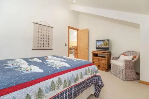 Pine Tree Cottage in Plain