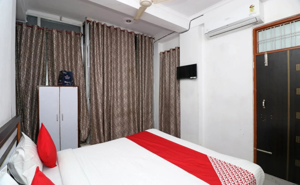 Oyo 18395 Star Palace