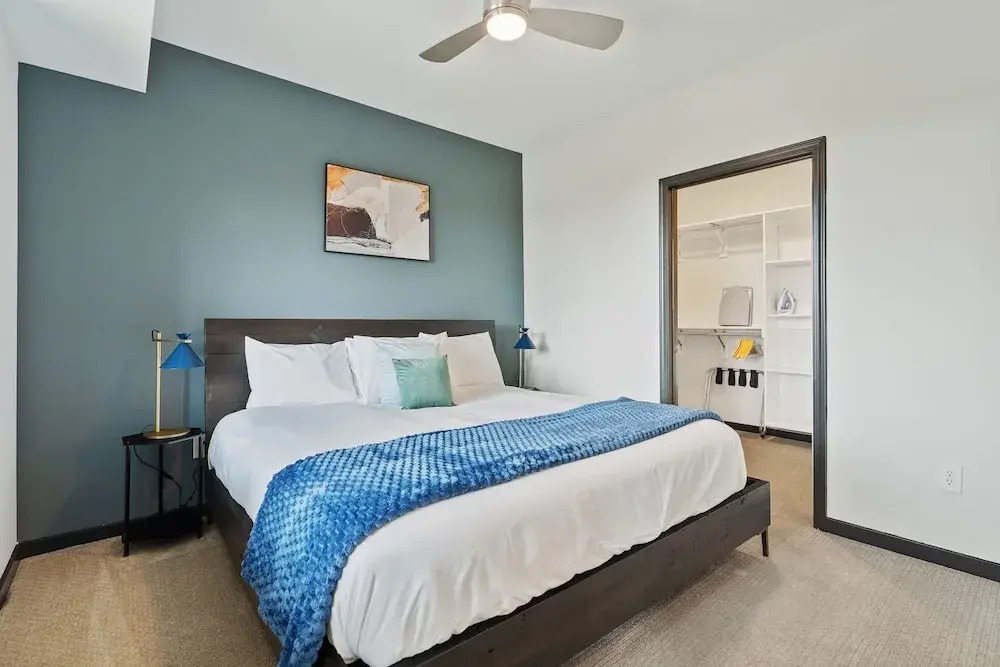 CozySuites on Mass w garage parking 20