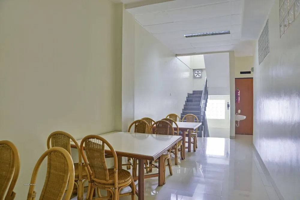 ZEN Rooms Sukasari Gegerkalong