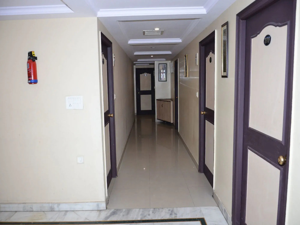 FabHotel Rajlaxmi Palace - Ashok Vihar Metro Station