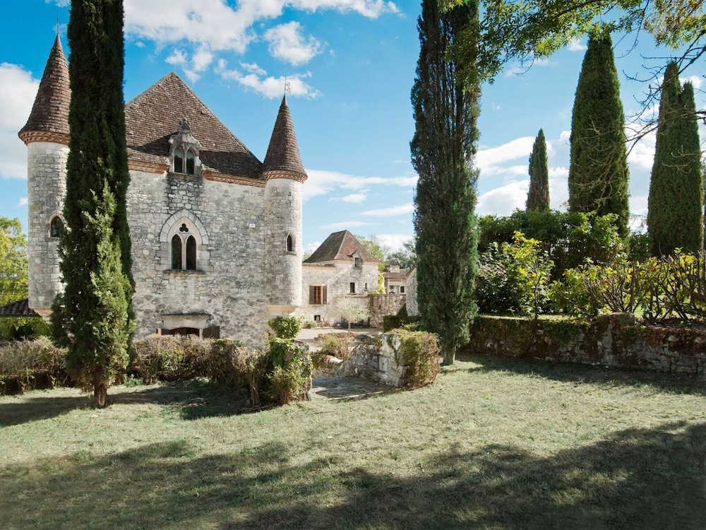 Grand Castle in Saint Caprais de Lerm with Sauna & Hot Tub