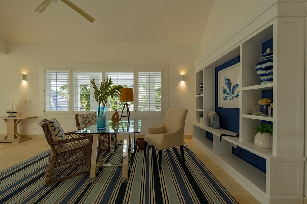 Arrecife 39 - Spacious 5BR Villa Near Beach Golf