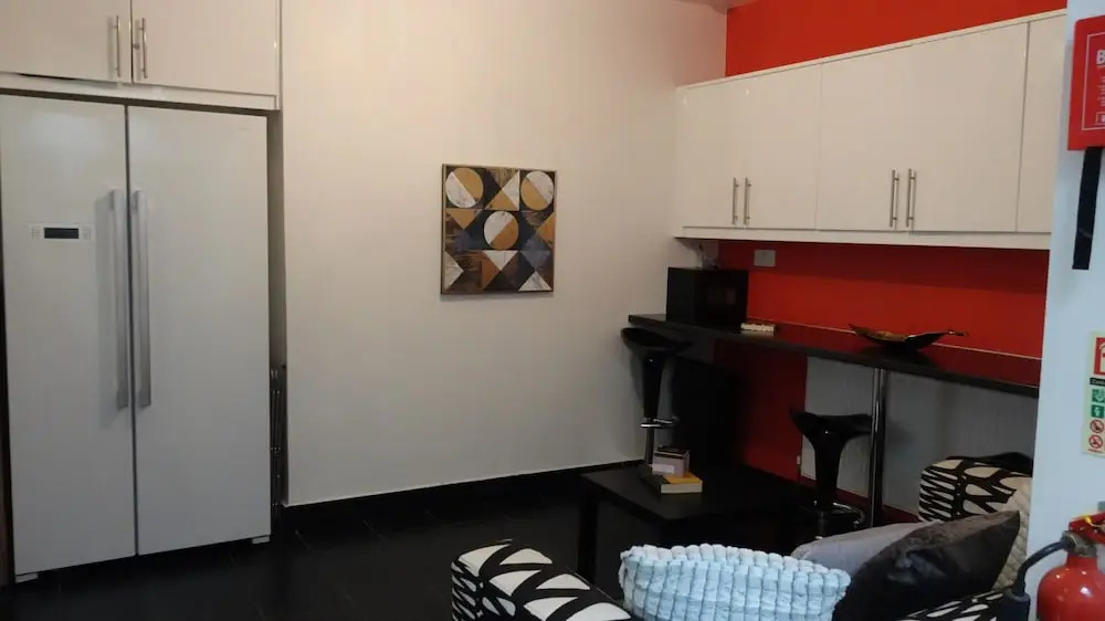 Private Rooms-Private Bathrooms-Near Airport- CABIN CREW paradise
