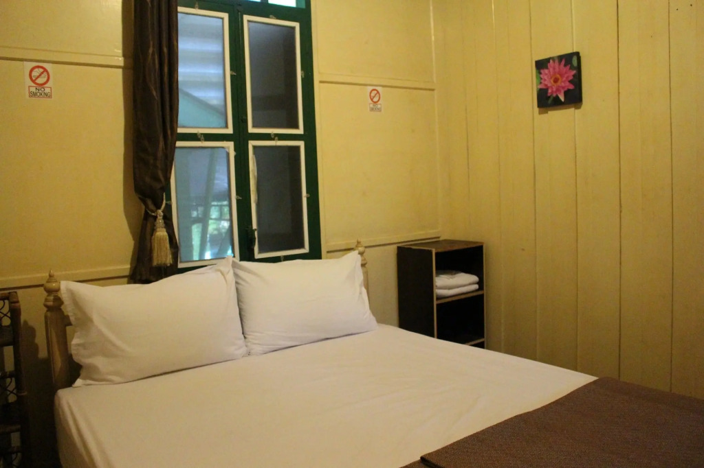 Samsen Sam Place