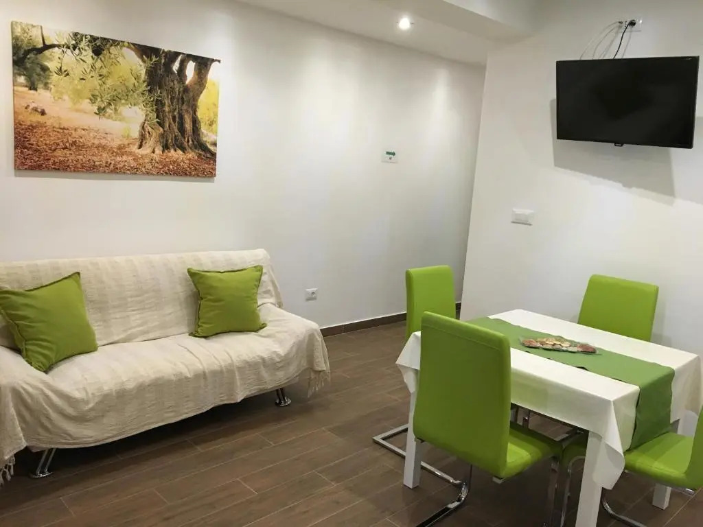 Apartments Eta