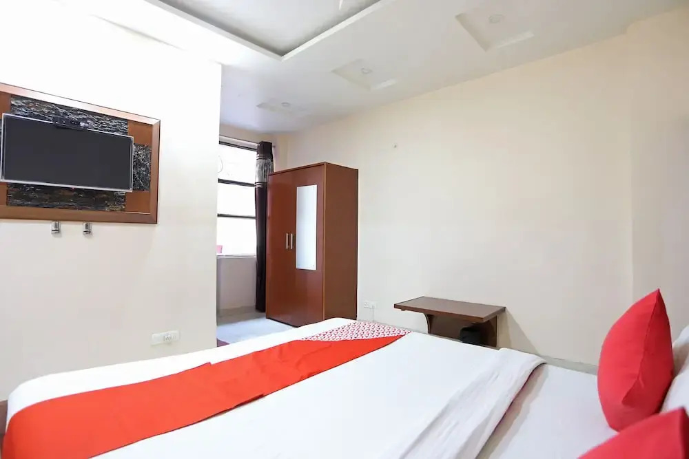 OYO 43691 Hotel Rbs Inn