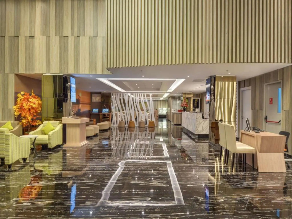 Platinum Adisucipto Hotel & Conference Center