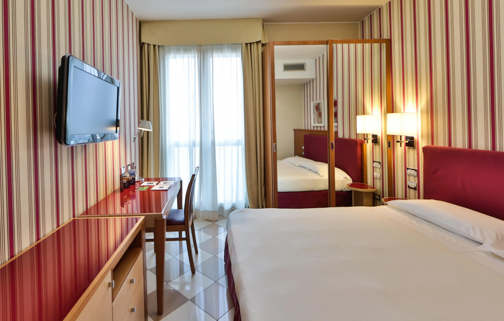 UNA Hotels The One Milano Hotel & Residence