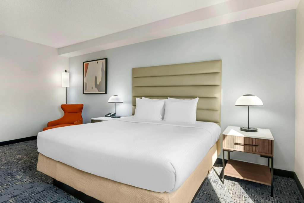 Best Western PLUS Universal Inn