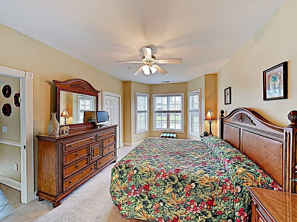 New Listing! Centrally Located W/ Pool 3 Bedroom Condo