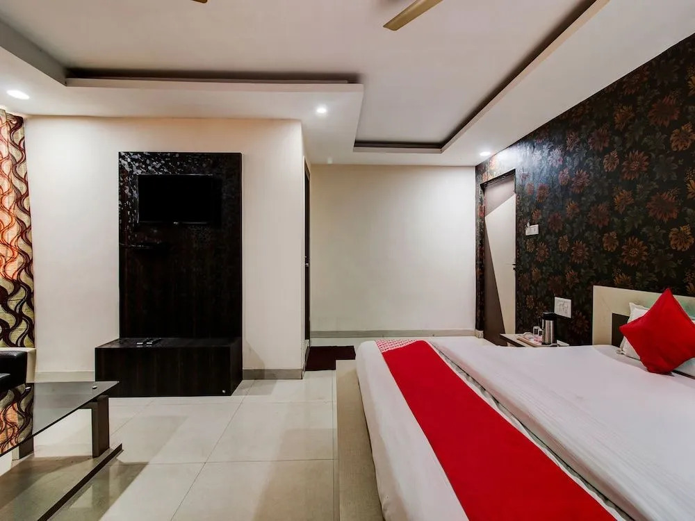 Oyo 27696 Jai Ganesh Banquet Hall & Rooms