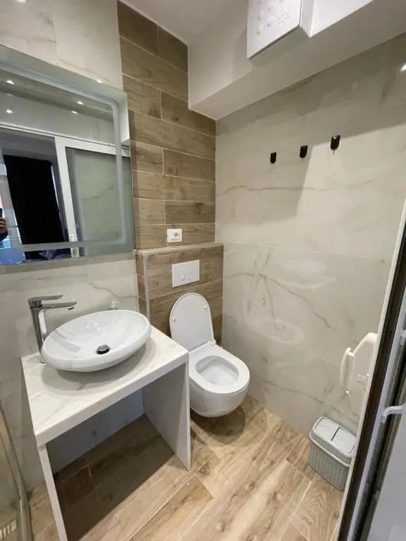 Boutique Central Studio Apartments - ENJOY TRAVEL