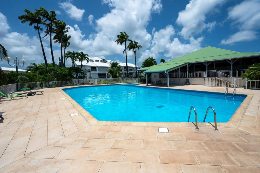 Studio, Piscine Et Vue Mer A La Marina