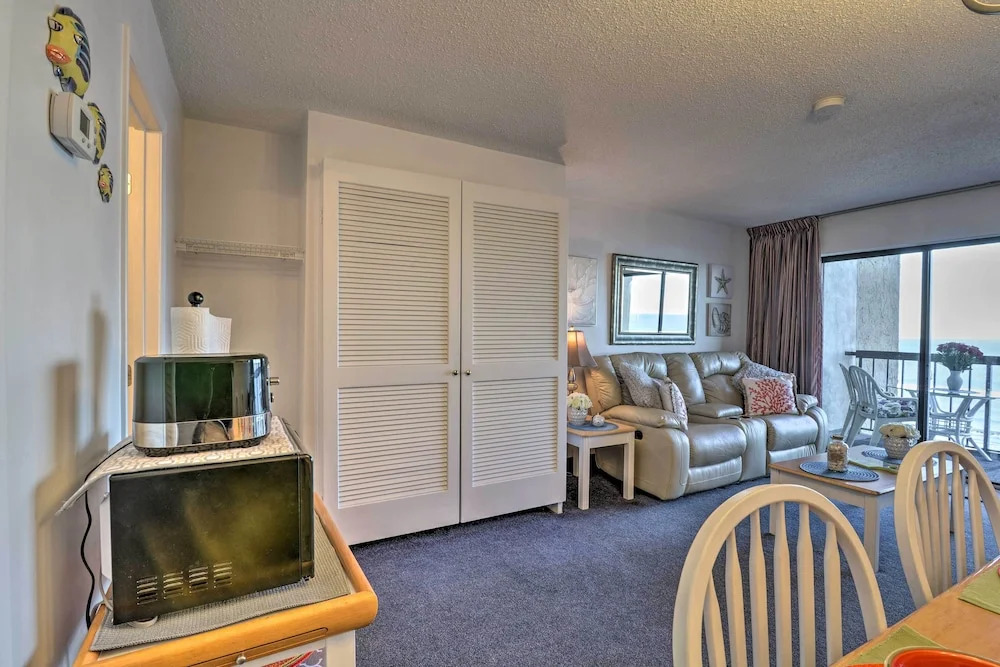 Walk to Ocean: Myrtle Beach Condo w/ Views!