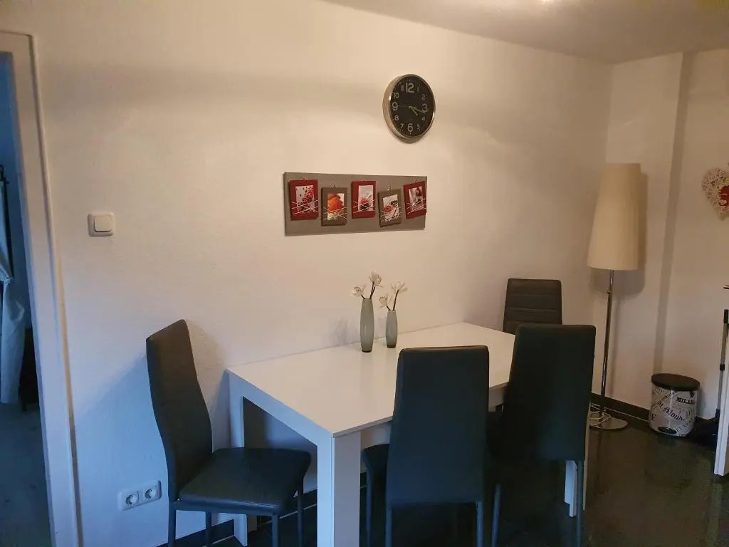 Puppenstube mir 2 Zimmer anstatt 3 Zimmer