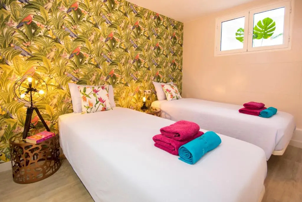 Flower Beach Suite 6